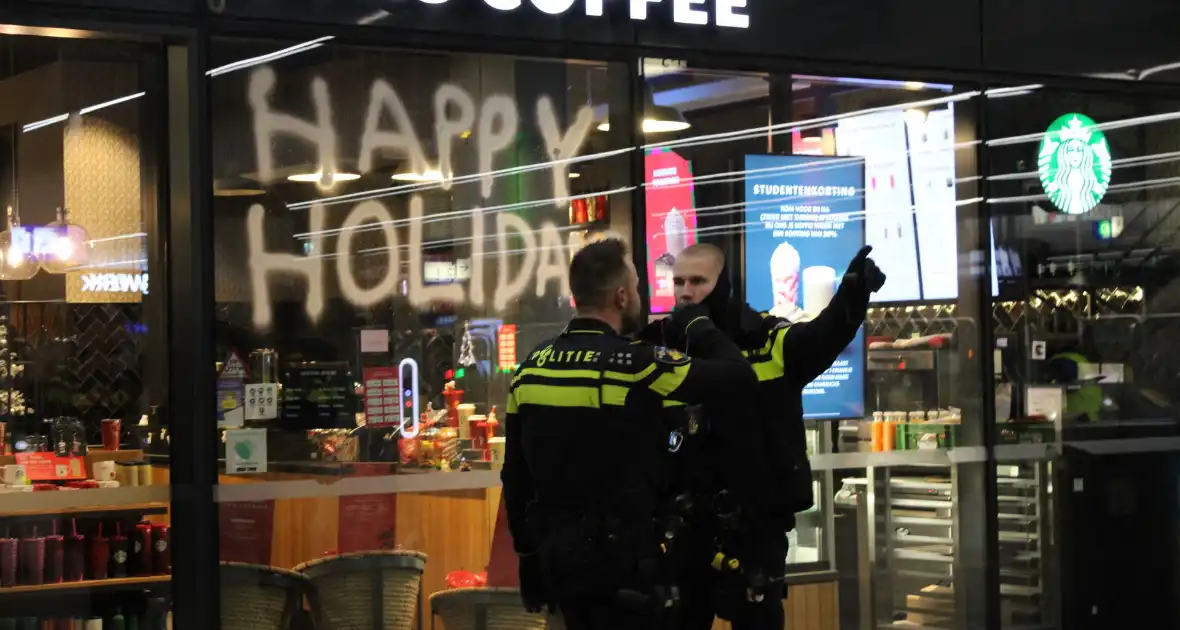 Treinstation ontruimd na aantreffen verdachte tas - Foto 4