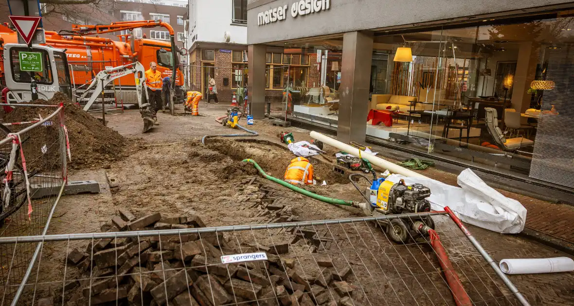 Winkelstraat afgesloten door waterleidingbreuk - Foto 6