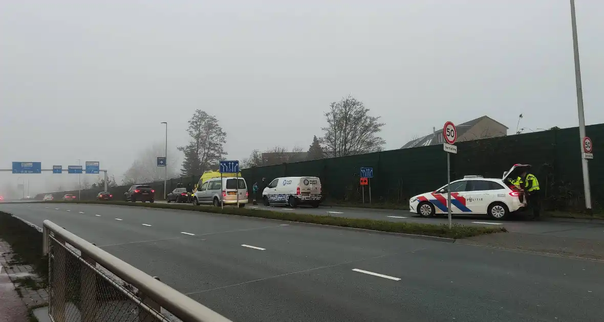 Auto en bestelbus betrokken bij ongeval - Foto 3