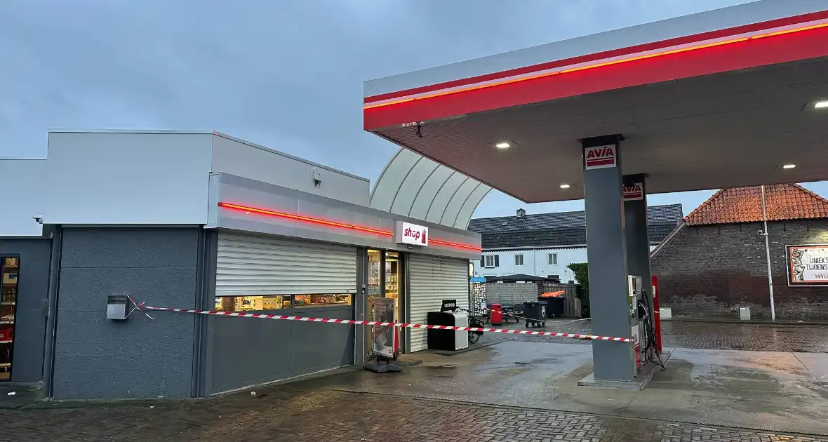 Veel schade bij inbraak in tankstation - Foto 3