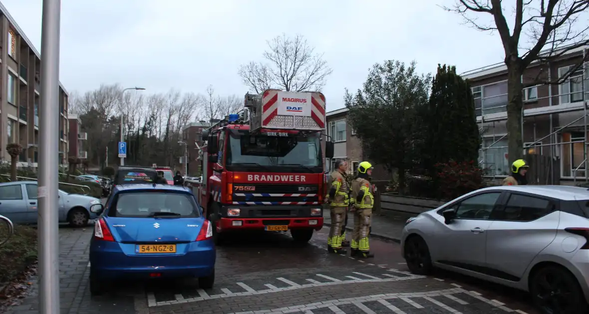 Hulpdiensten ingezet voor omgewaaide steiger - Foto 3