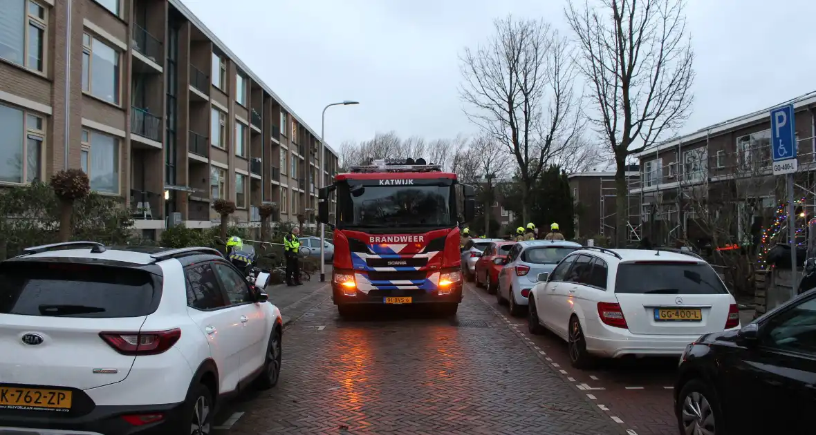 Hulpdiensten ingezet voor omgewaaide steiger - Foto 4