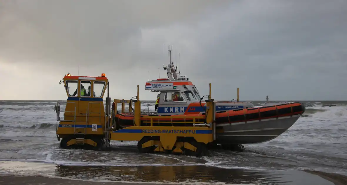 KNRM zoekt naar mogelijk vermiste zwemmer - Foto 1