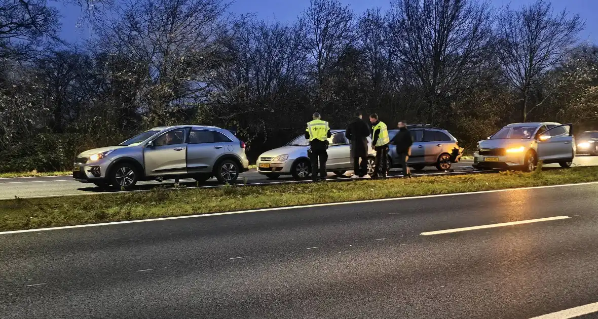 Vier voertuigen betrokken bij ongeval - Foto 4