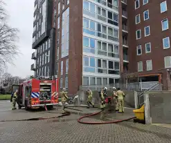 Brandweer blust keukenbrand in appartementencomplex