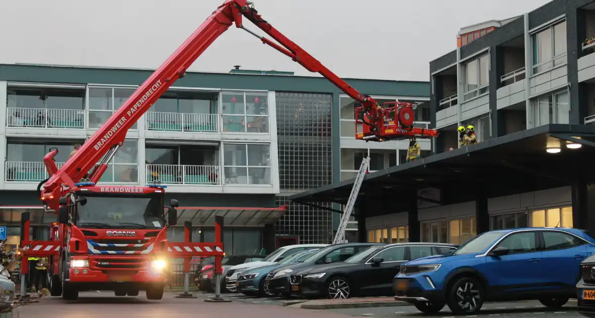 Persoon afgehesen na val van balkon