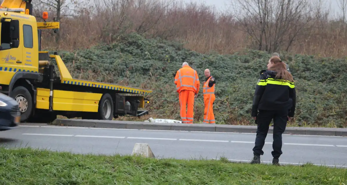 Automobilist belandt bijna in sloot - Foto 3