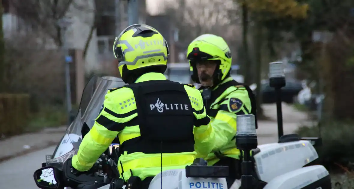 Veel politie aanwezig vanwege verdachte situatie - Foto 1