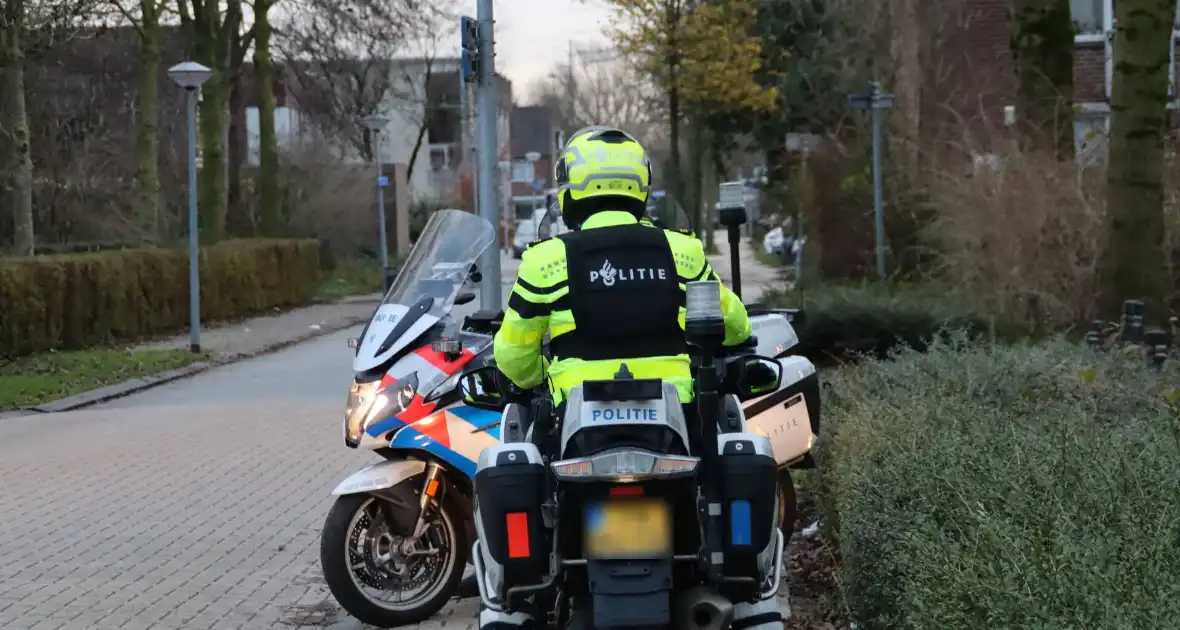 Veel politie aanwezig vanwege verdachte situatie - Foto 3