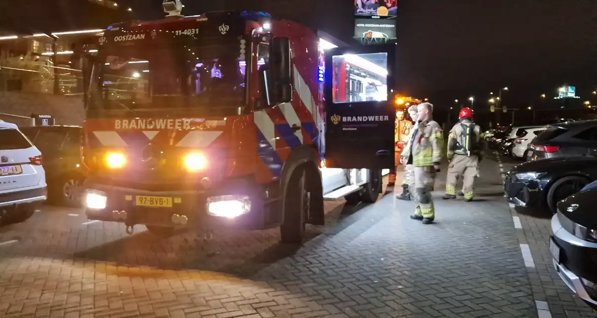 Brandweer controleert sauna van hotel op brand - Foto 3