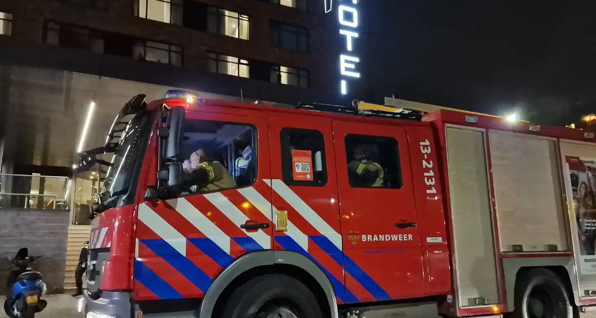 Brandweer controleert sauna van hotel op brand - Foto 4