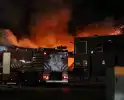 Zeer grote uitslaande brand in ijsfrabriek