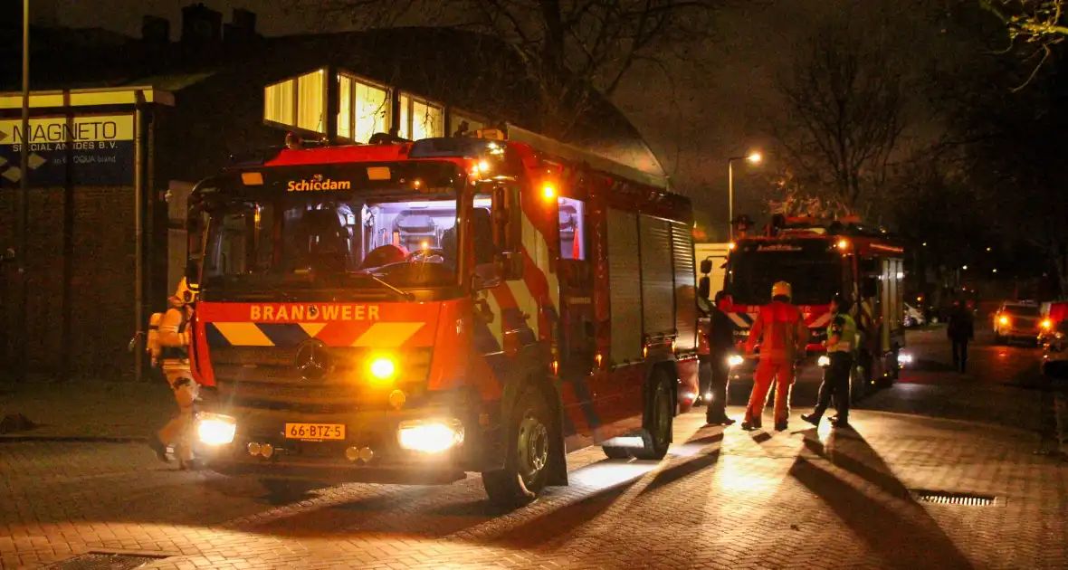 Veel rookontwikkeling bij brand in bedrijfspand