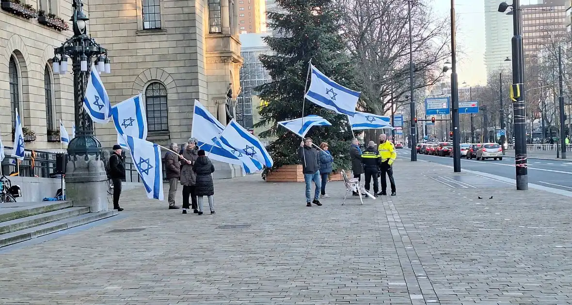 Pro Israel demonstratie voor stadhuis - Foto 3