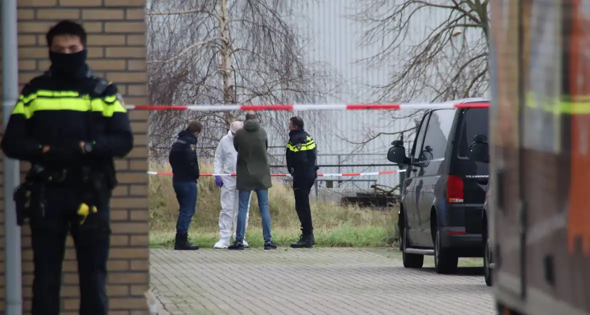 Groot politie onderzoek bij werkadres vermiste man - Foto 2