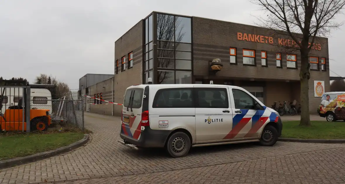 Groot politie onderzoek bij werkadres vermiste man - Foto 4