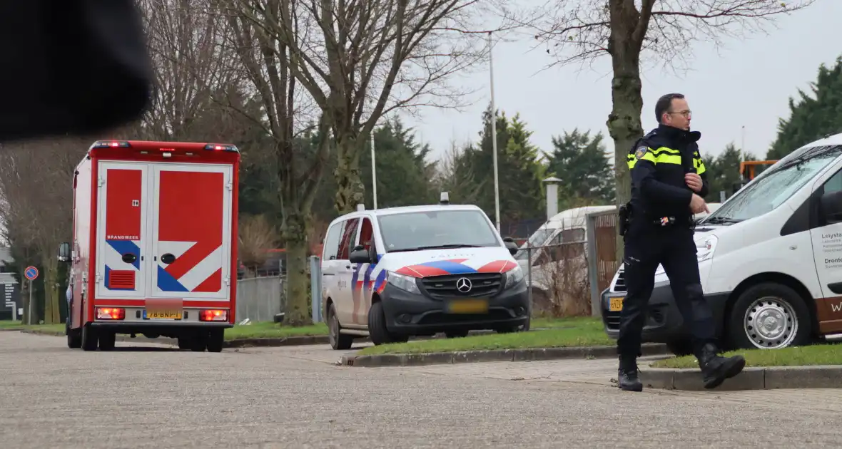 Groot politie onderzoek bij werkadres vermiste man - Foto 9