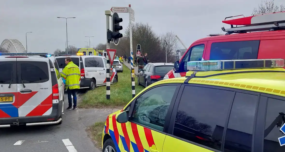 Voertuig te water veel hulpdiensten ingezet - Foto 7