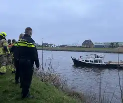 Boot stuurloos geraakt tijdens het varen