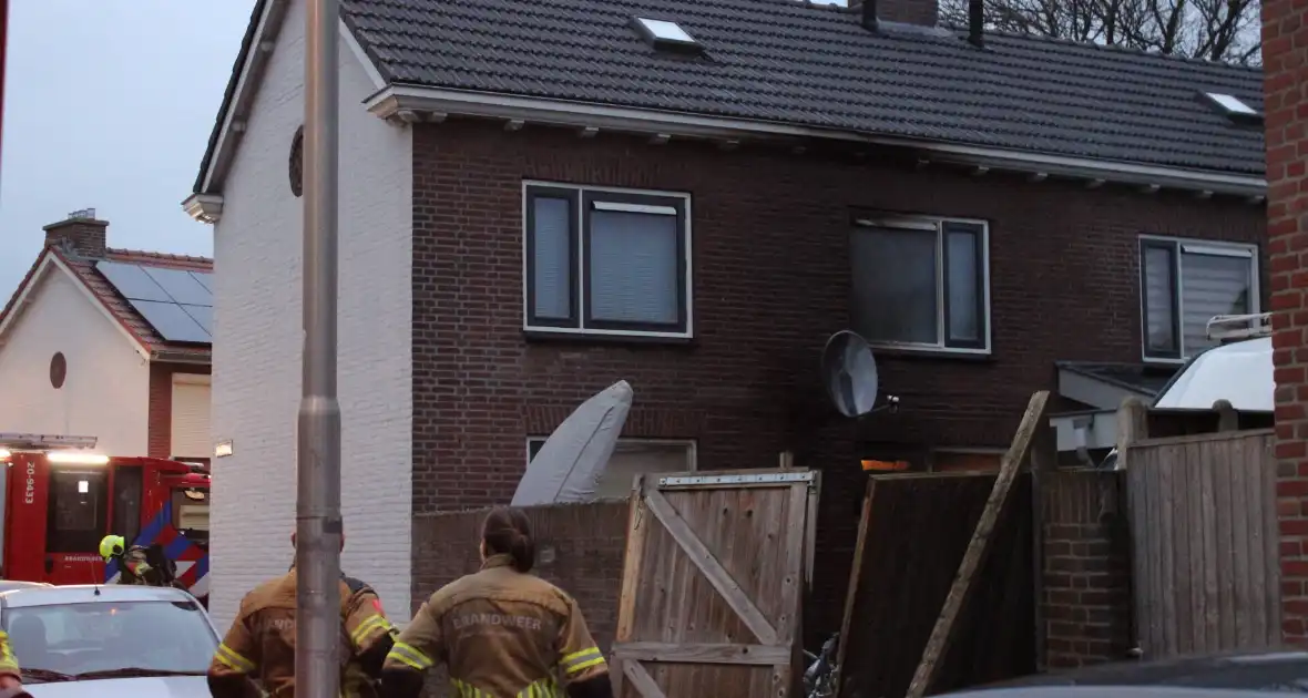 Grote schade bij gasexplosie bij woning - Foto 13