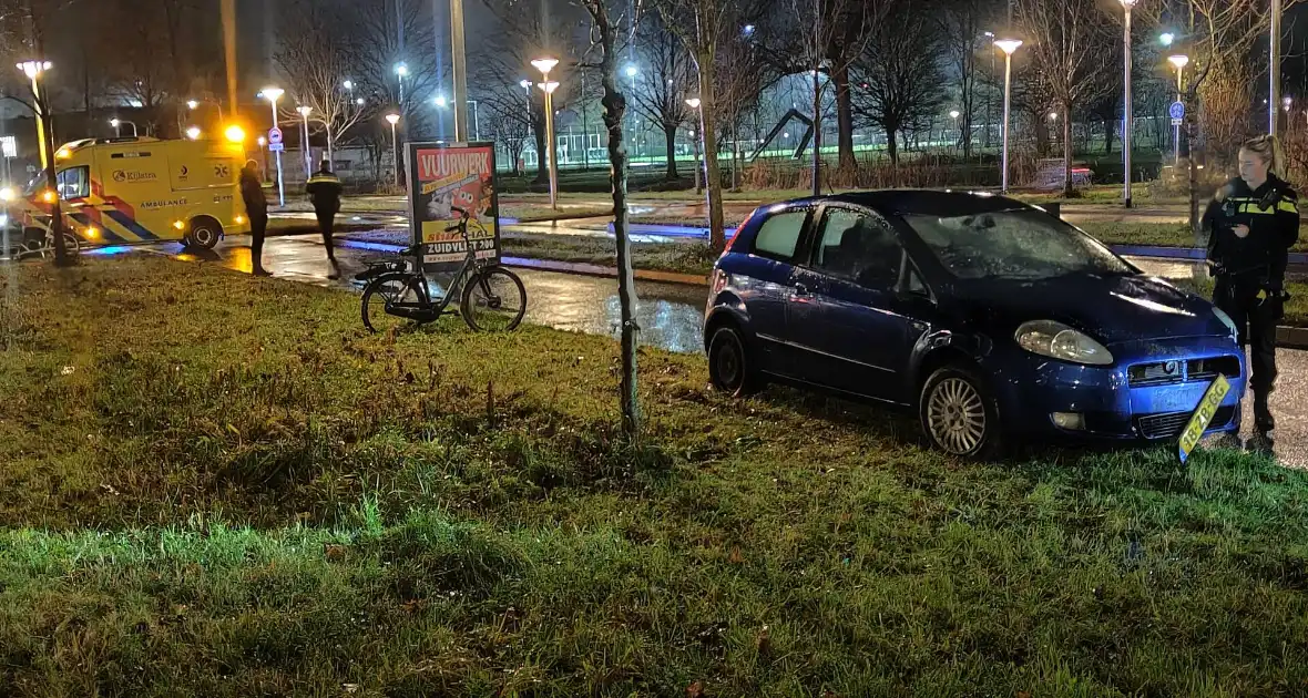 Fietser geschept door automobilist bij oversteken - Foto 1