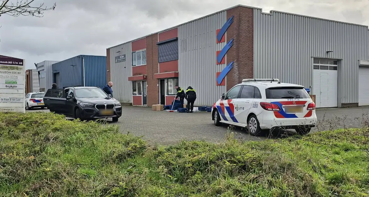 Ravage bij mogelijke bedrijfs inbraak