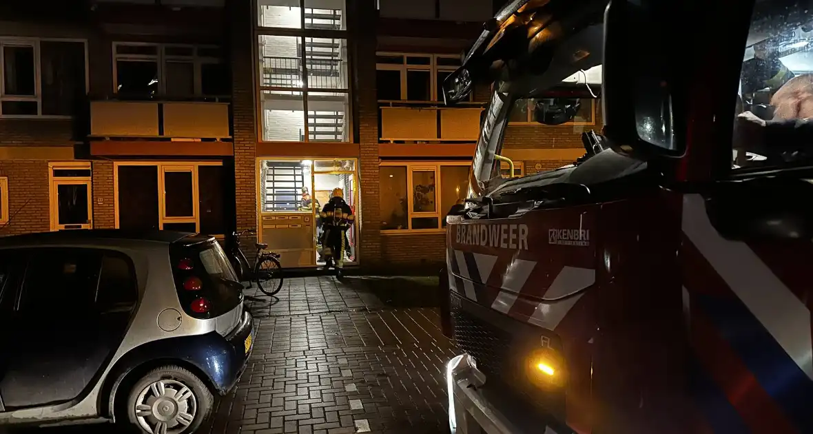 Brandweer onderzoekt vreemde lucht in flat - Foto 1