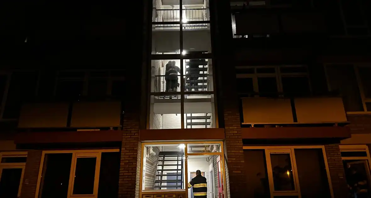 Brandweer onderzoekt vreemde lucht in flat - Foto 3