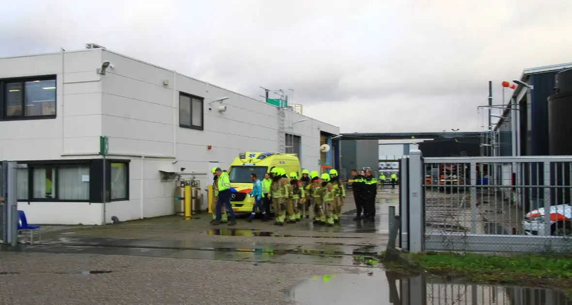 Persoon gewond na bedrijfsongeval met gevaarlijke stof - Foto 4