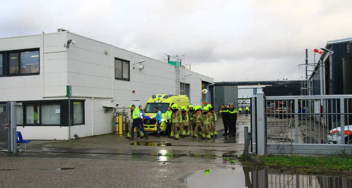 Persoon gewond na bedrijfsongeval met gevaarlijke stof - Foto 5