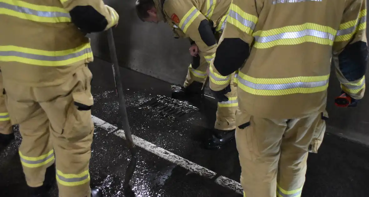 Brandweer verhelpt wateroverlast in tunnel - Foto 3