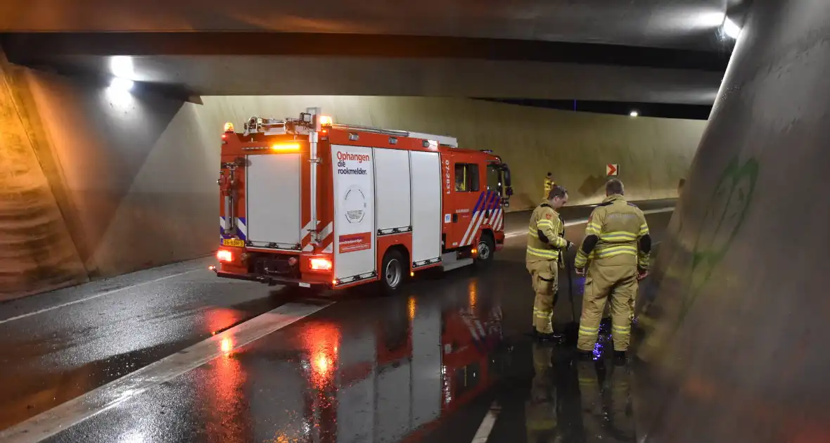 Brandweer verhelpt wateroverlast in tunnel - Foto 4