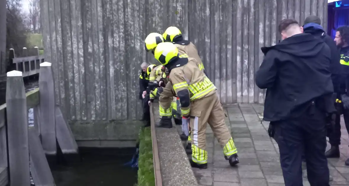 Hulpdiensten ingezet voor persoon te water - Foto 6