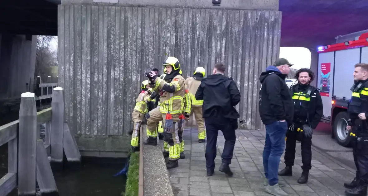 Hulpdiensten ingezet voor persoon te water - Foto 7