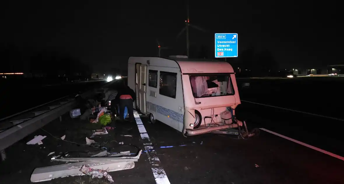 Ravage op snelweg door ongeval met caravan - Foto 5