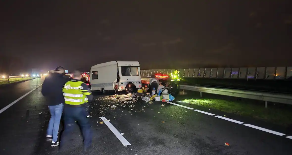 Ravage op snelweg door ongeval met caravan - Foto 6