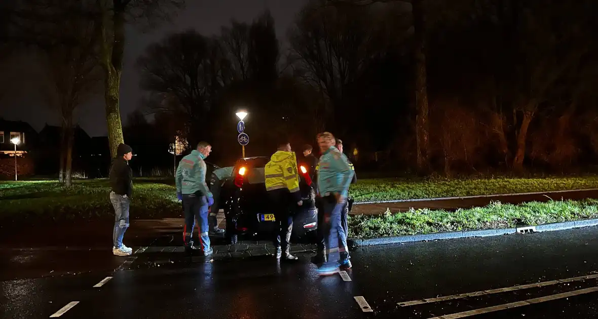 Automobilist rijdt auto kapot op bussluis - Foto 1