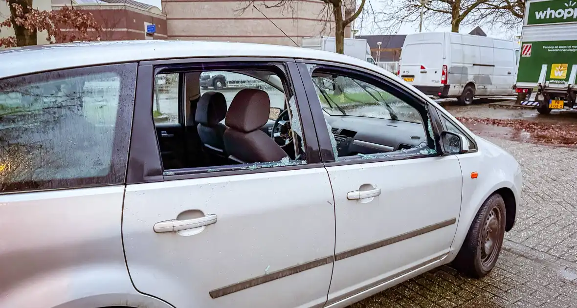 Gesloopte personenwagen aangetroffen - Foto 7