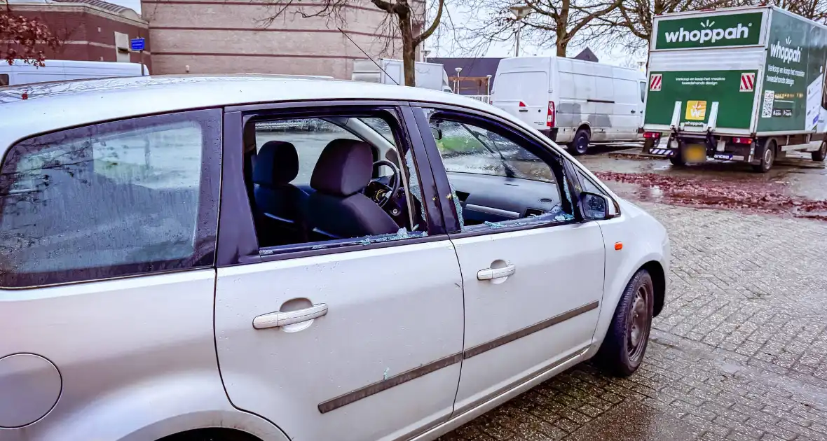 Gesloopte personenwagen aangetroffen - Foto 8