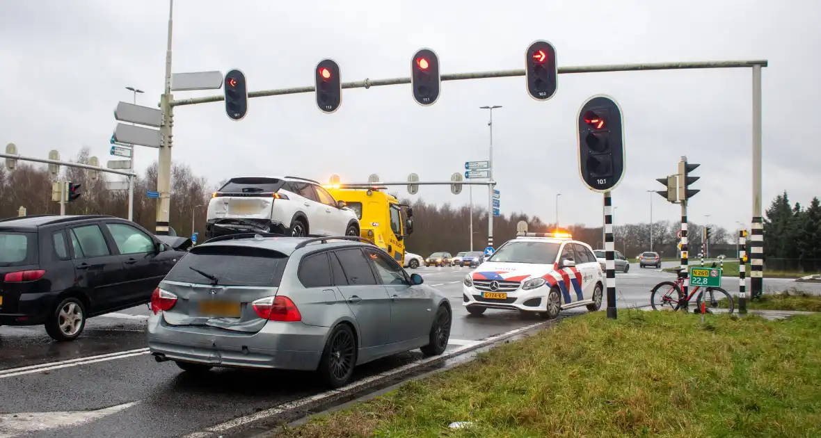 Dronken bestuurder veroorzaakt kop-staartbotsing - Foto 2