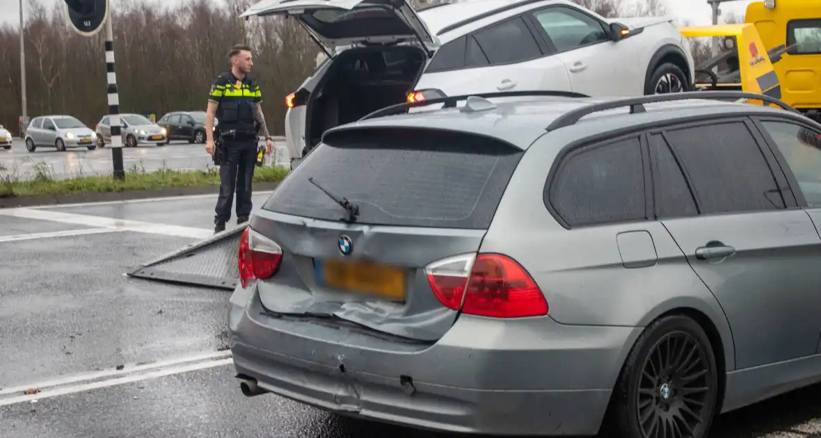 Dronken bestuurder veroorzaakt kop-staartbotsing - Foto 4