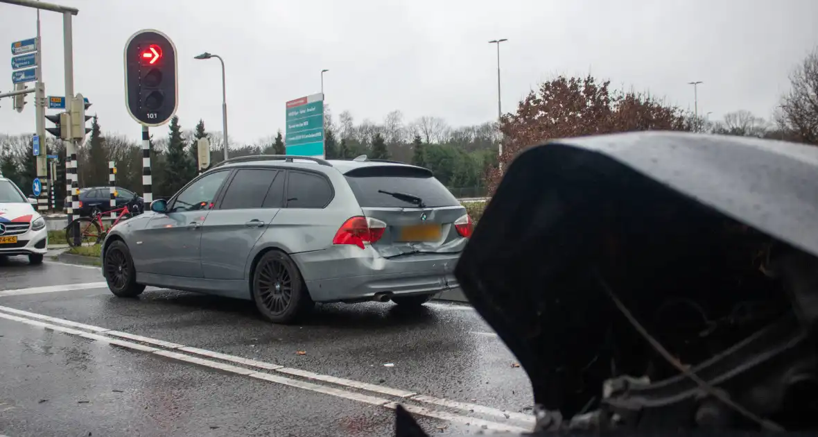 Dronken bestuurder veroorzaakt kop-staartbotsing - Foto 6