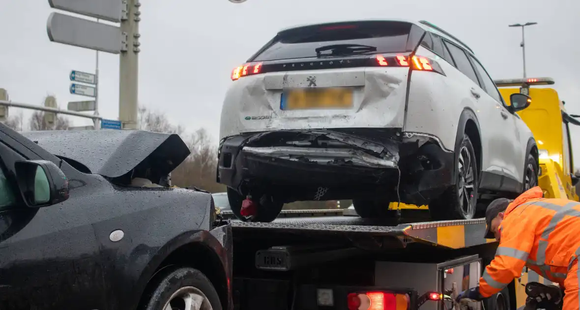 Dronken bestuurder veroorzaakt kop-staartbotsing - Foto 7