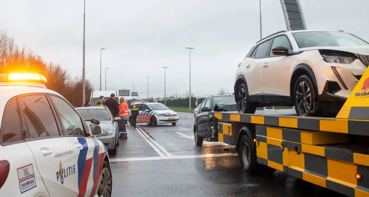 Dronken bestuurder veroorzaakt kop-staartbotsing - Foto 8