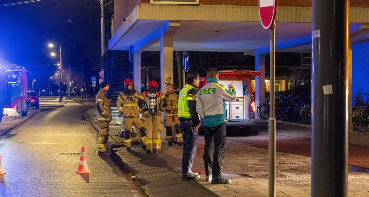 Woningen uit flat geëvacueerd door brand - Foto 2