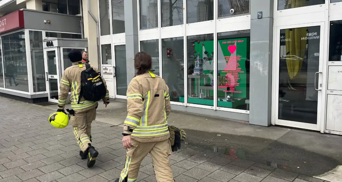 Brandweer ingezet voor Stormschade - Foto 2