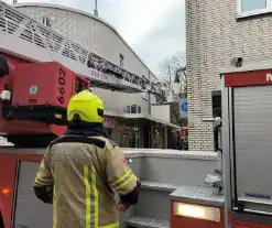 Brandweer onderzoekt brandmelding in pand