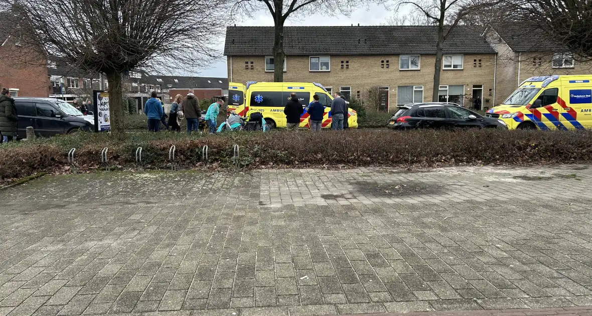 Fietser zwaargewond bij botsing met bestelbus - Foto 5