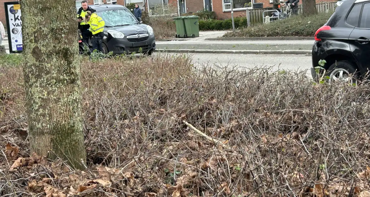 Fietser zwaargewond bij botsing met bestelbus - Foto 6