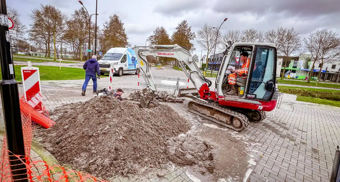 Waterleidingbreuk nabij 'Urban Villa' zorgt even voor minder drinkwater - Foto 4